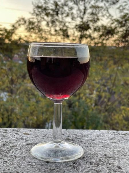 Vând vin roșu de casă soiul Moldova, 400 litri